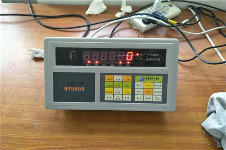 電子衡器的接線(xiàn)盒受潮嚴重會(huì )影響正常使用嗎